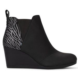 Tom’s wedge booties